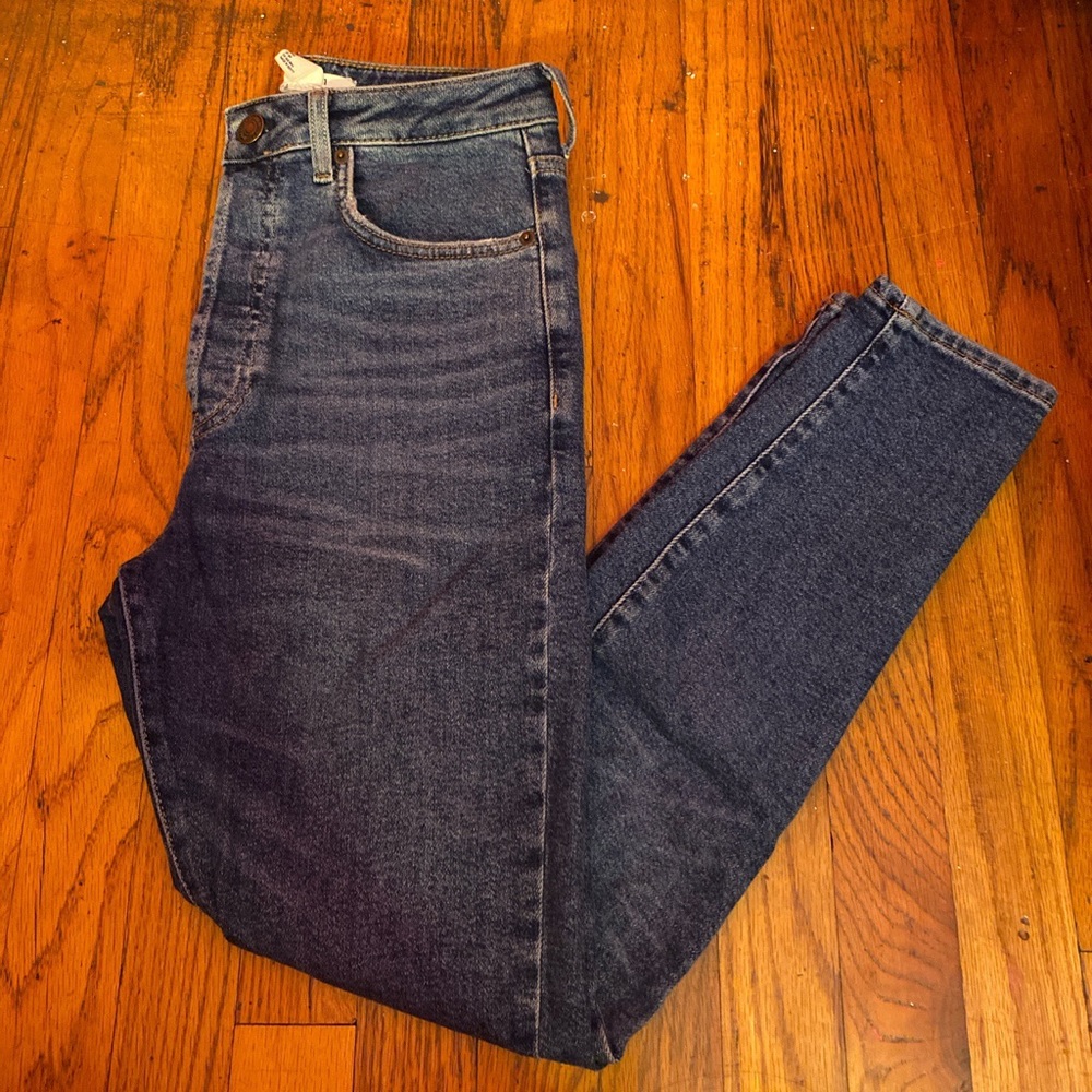 High waist mid wash jeans